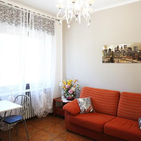 Appartamento Delle Rose Sesto Calende Buitenkant foto