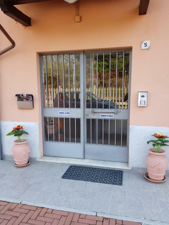 Appartamento Delle Rose Sesto Calende Buitenkant foto